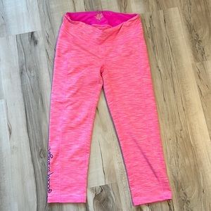 Pink Lilly Pulitzer Capri Activewear leggings. Size small